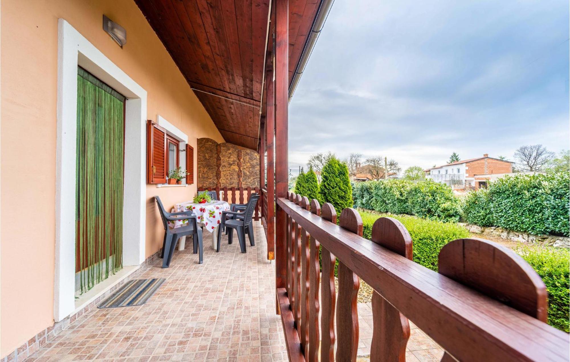Amazing Apartment In Krnica With Kitchen Exterior foto